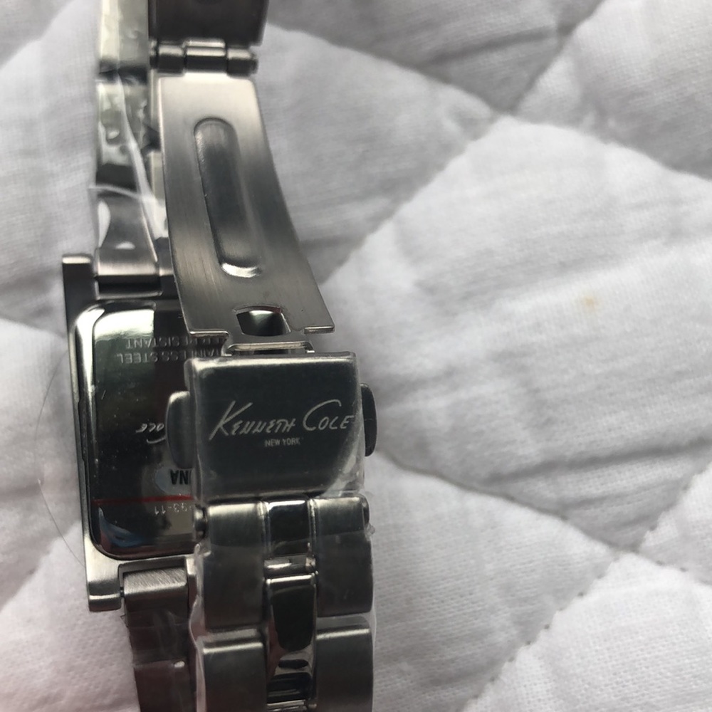 Kenneth Cole Watch - Picture 2 of 4